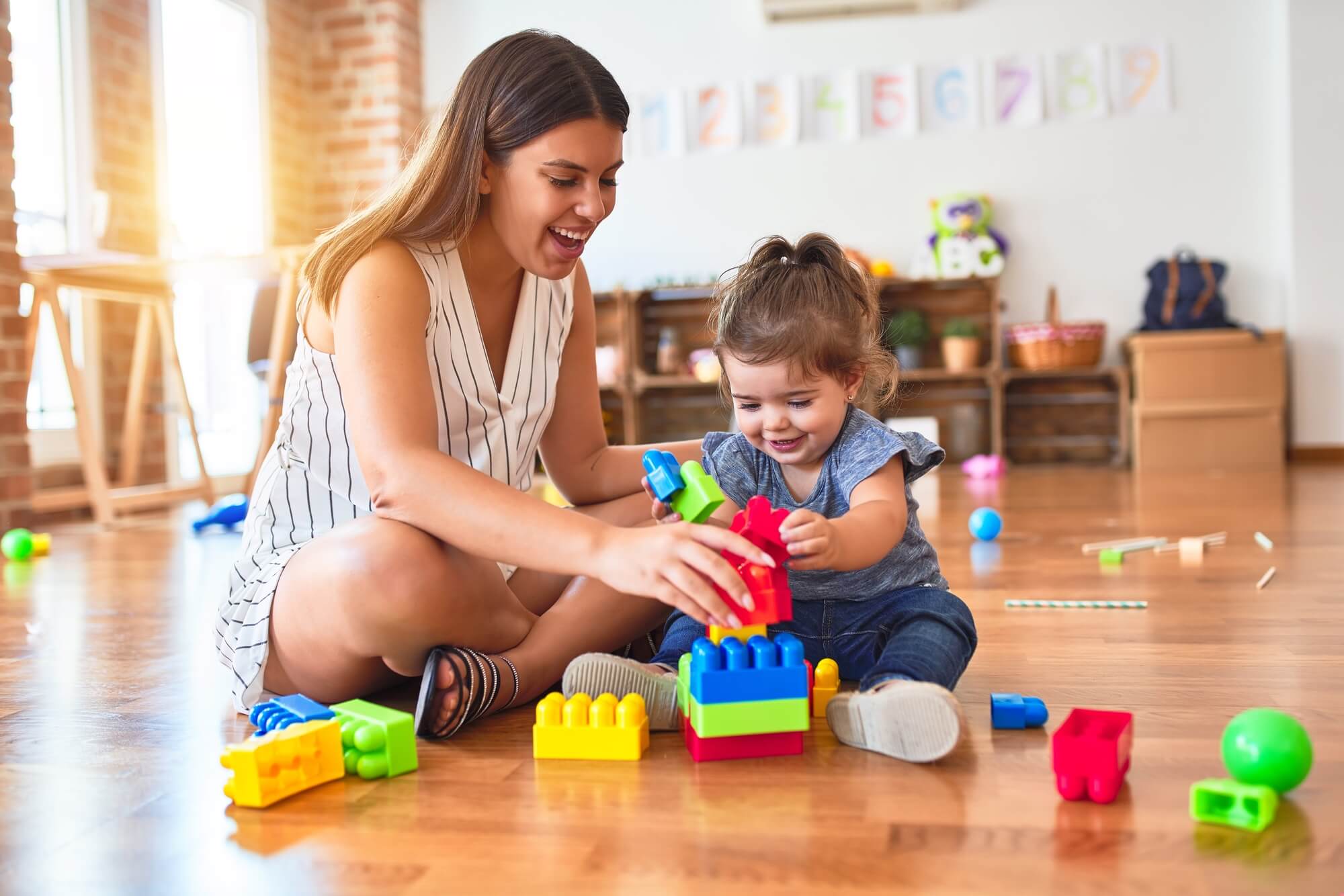 metodo-montessori-como-aplicar-no-quarto-da-crianca-montessori-quarto-do-bebe